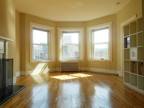 875 Beacon St - Photo 4