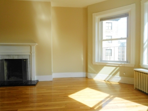 875 Beacon St - Photo 2