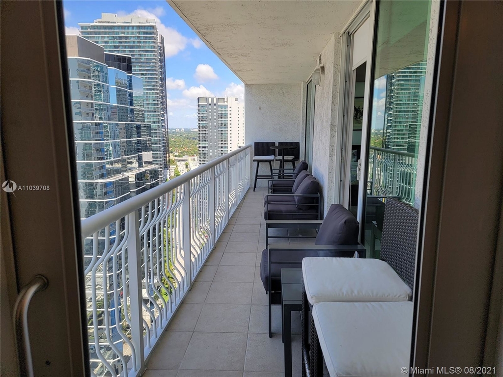 1200 Brickell Bay Dr - Photo 21