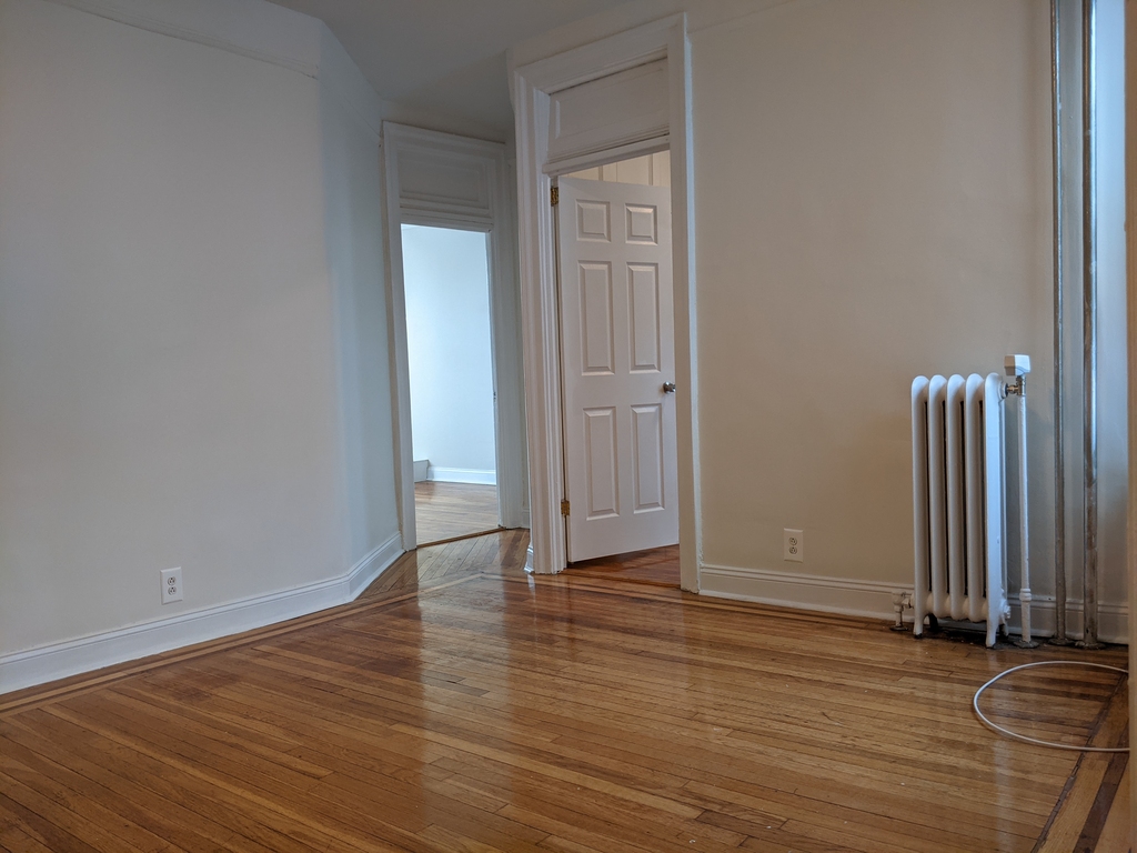 29-07 31st Avenue - Photo 2