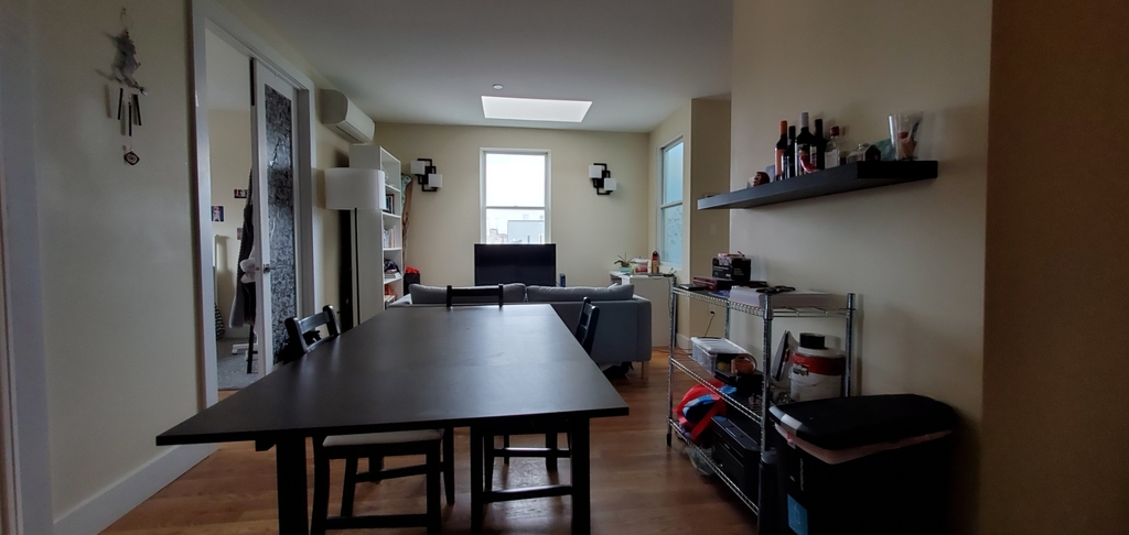 142 Graham Avenue - Photo 1