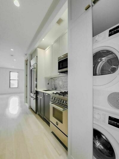 134 East 61st Street - Photo 8