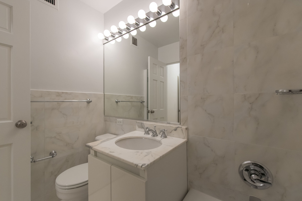 501 East 87th Street - Photo 9