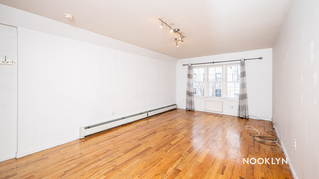 181 Greenpoint Avenue - Photo 0