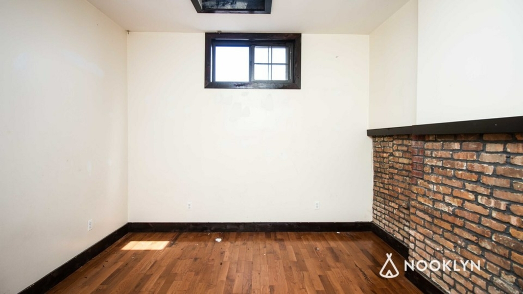 184 Irving Avenue - Photo 6