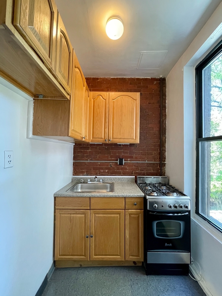 231 East 115th Street - Photo 9