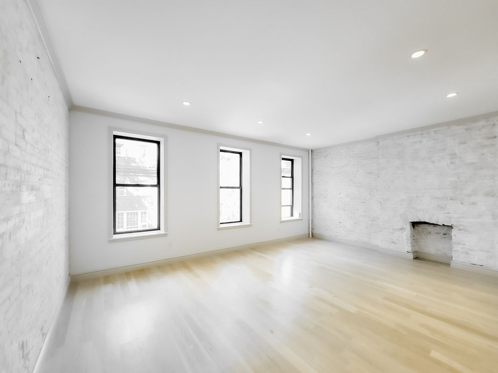 132 East 61st Street - Photo 1