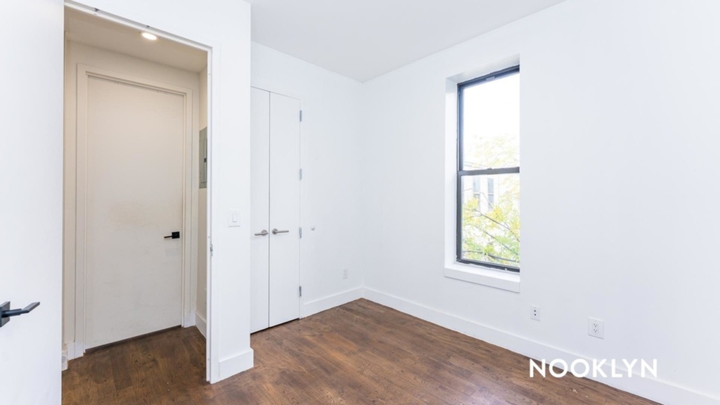 474 Lafayette Avenue - Photo 8