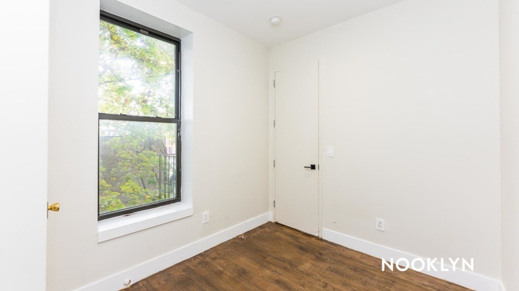 474 Lafayette Avenue - Photo 4