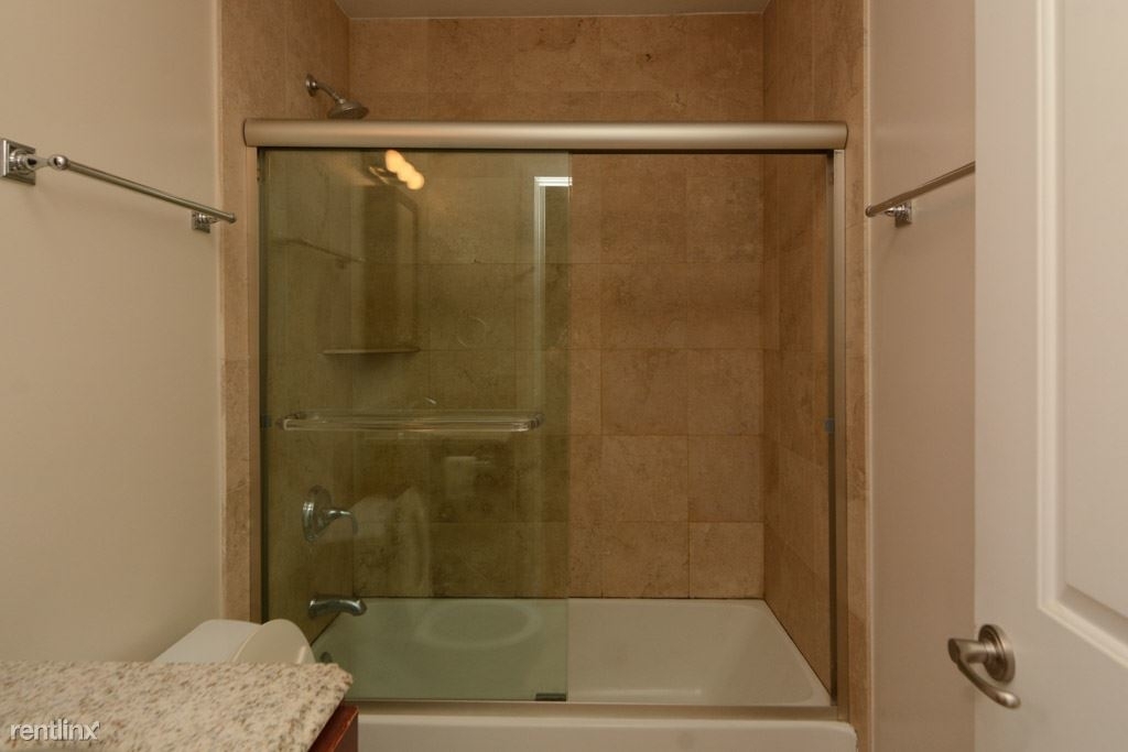 625 W. Wrightwood, Unit 404 - Photo 17