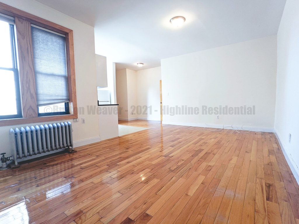 West 152 Street - Photo 1