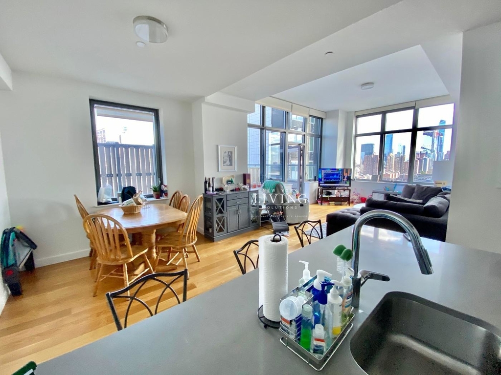 606 West 57th Street - Photo 7