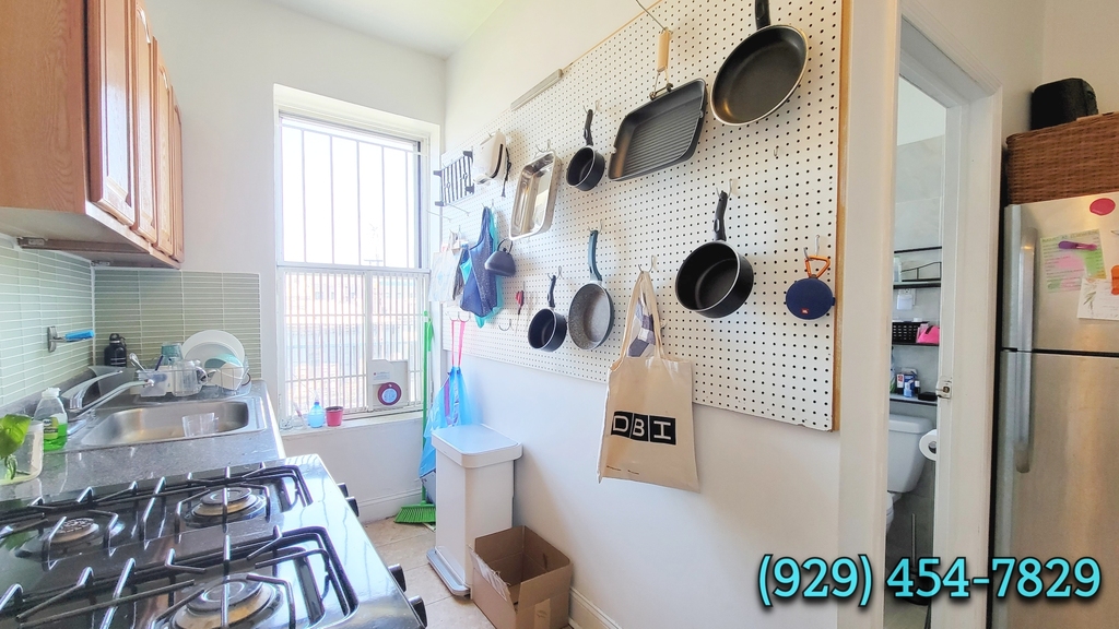 139 Starr Street - Photo 2