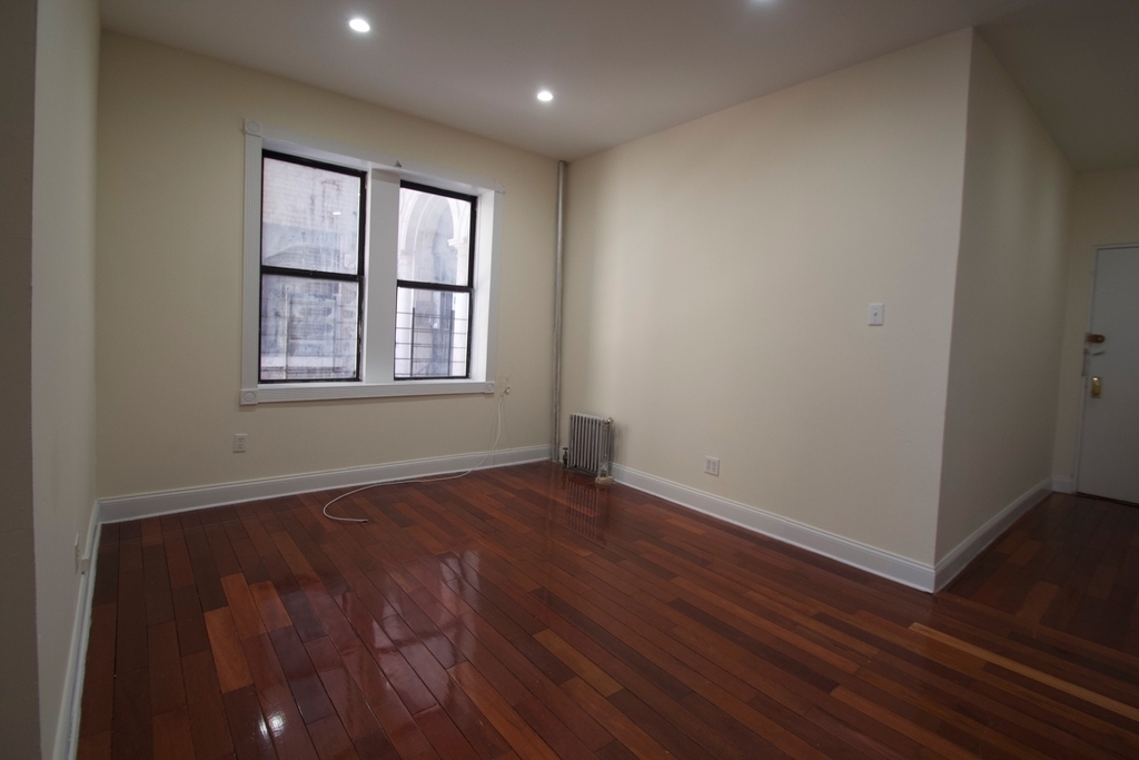 935 St Nicholas Avenue - Photo 2