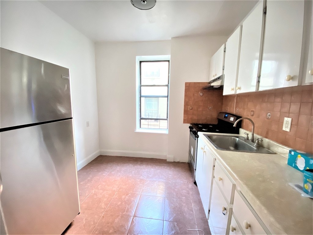 470 Eastern Parkway - Photo 5