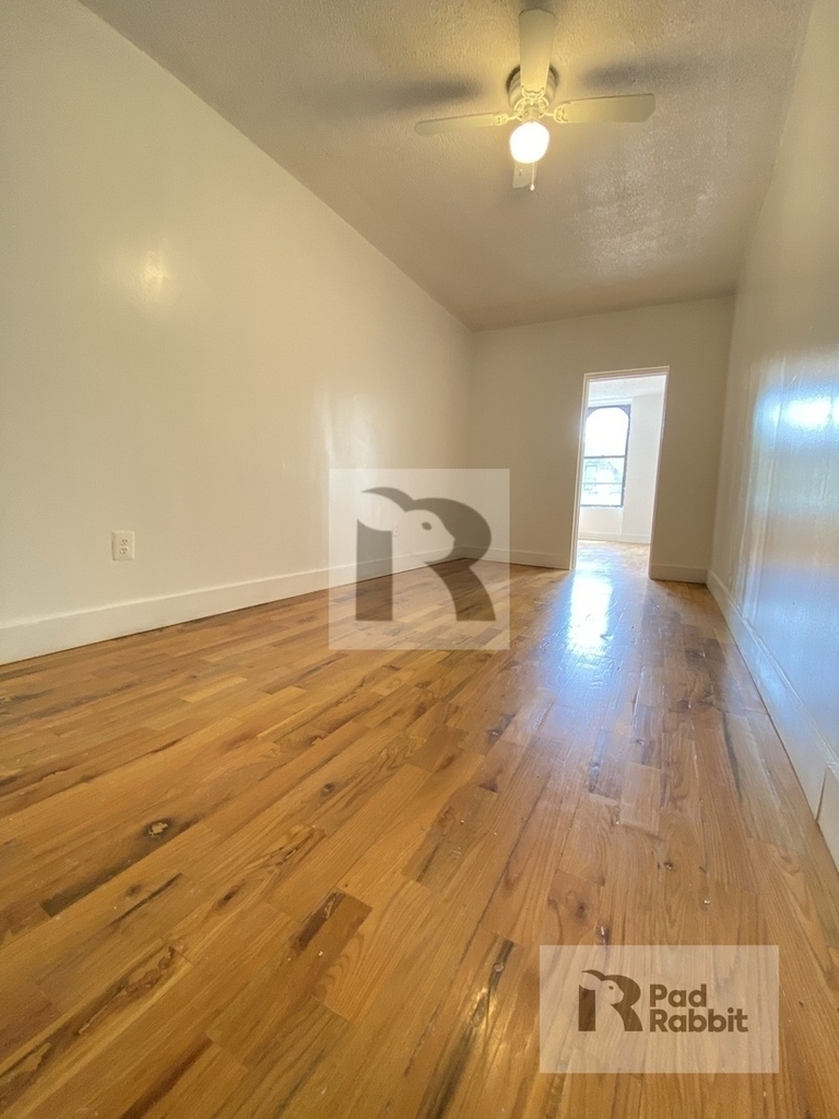 249 Vernon Avenue - Photo 3