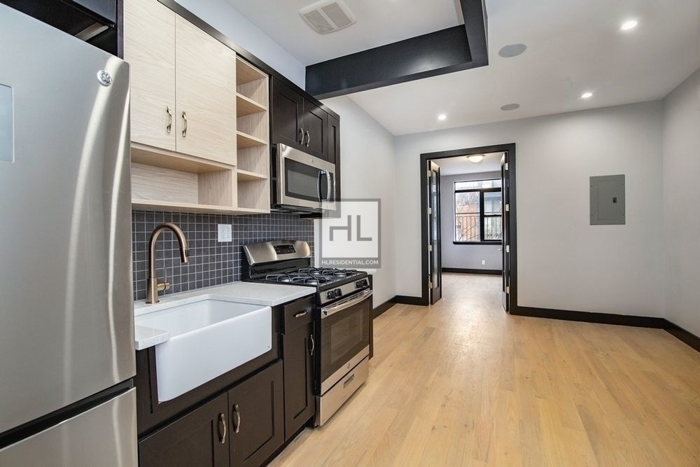 148 Meserole Street - Photo 1