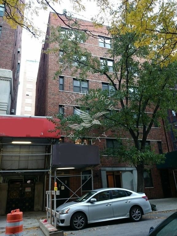 East 71st Street - Photo 8