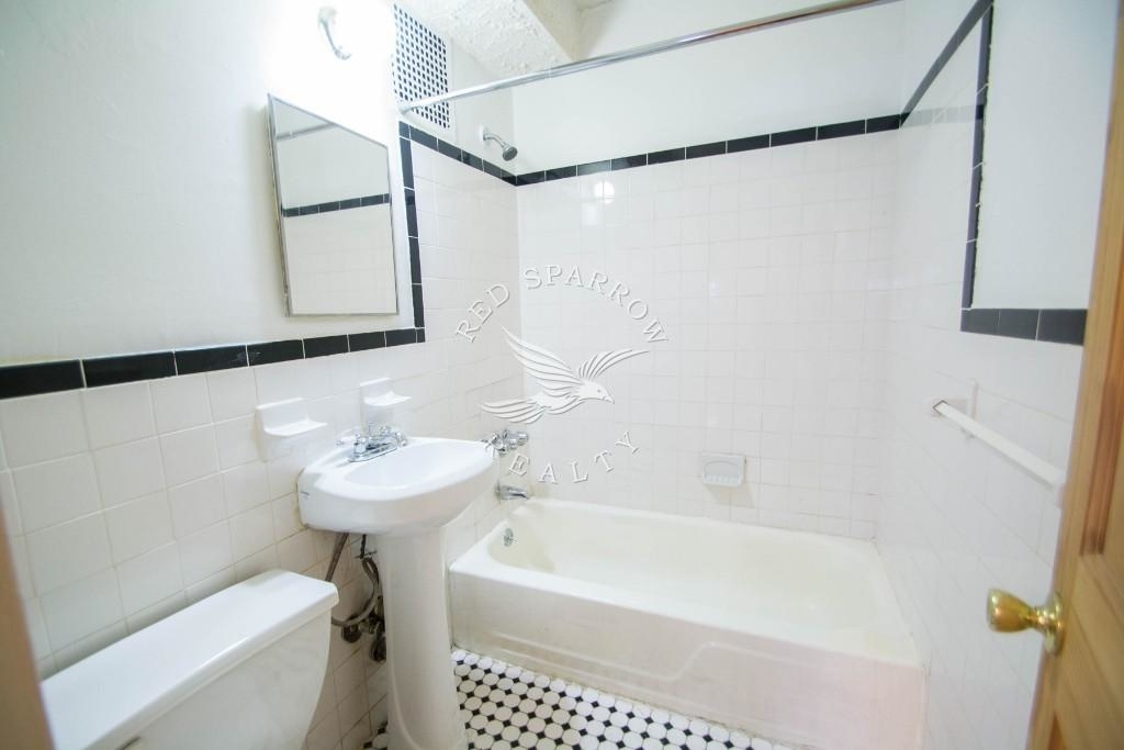 160 West 132nd Street - Photo 8