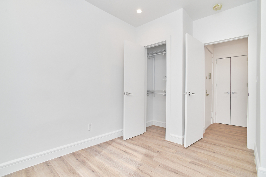 371 Irving Avenue - Photo 5