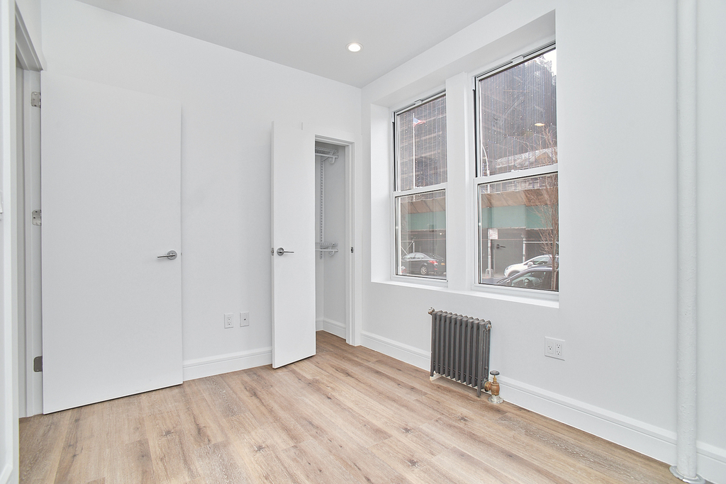 371 Irving Avenue - Photo 6