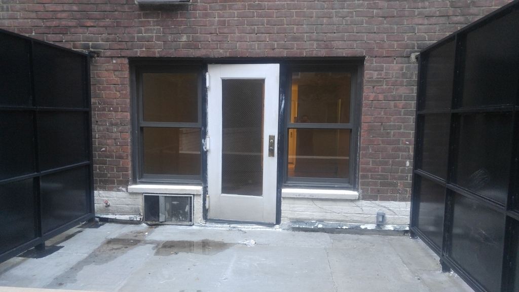 236 East 36th Street - Photo 2