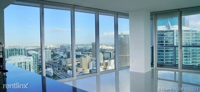 475 Brickell Ave Apt 5113 - Photo 4