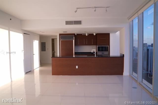 475 Brickell Ave Apt 5113 - Photo 11