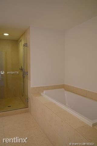 475 Brickell Ave Apt 5113 - Photo 12