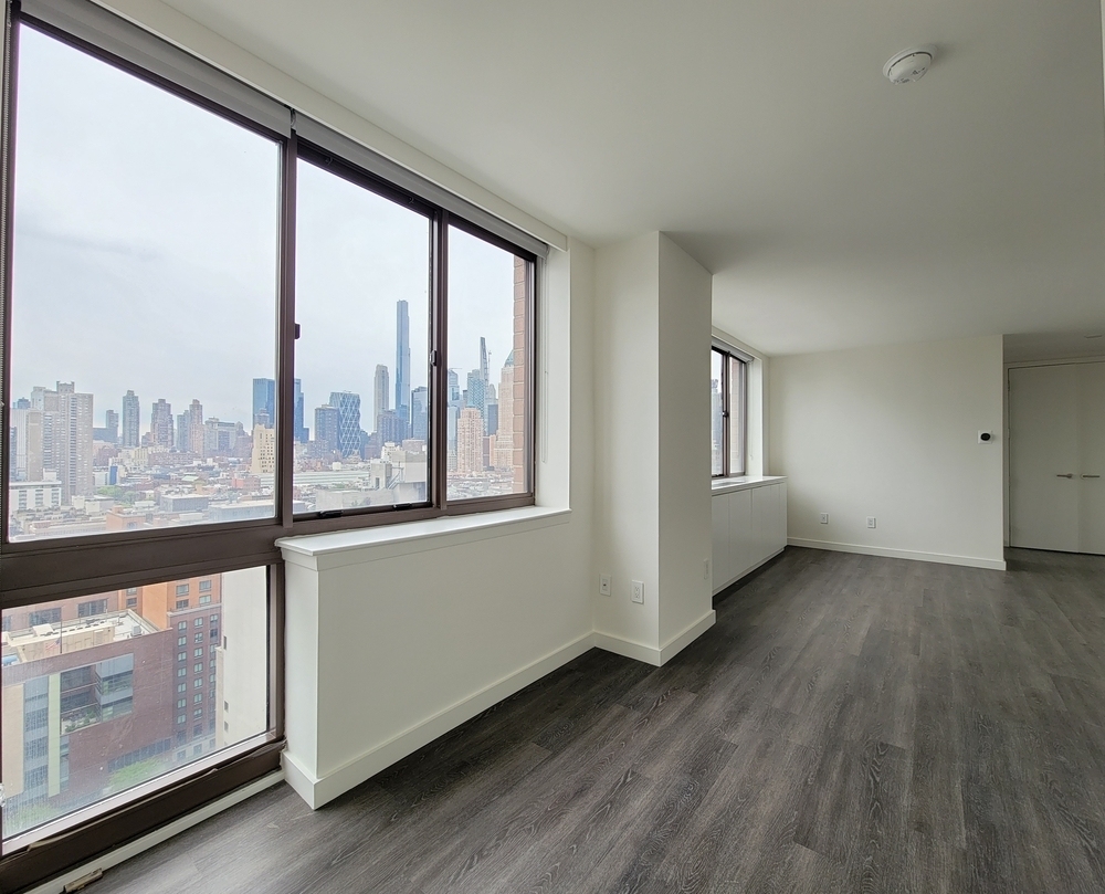 520 West 43rd Street - Photo 1