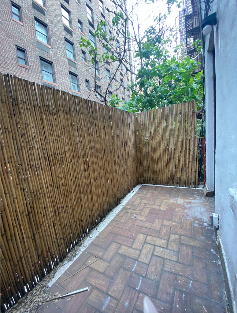 233 East 50th Street - Photo 3