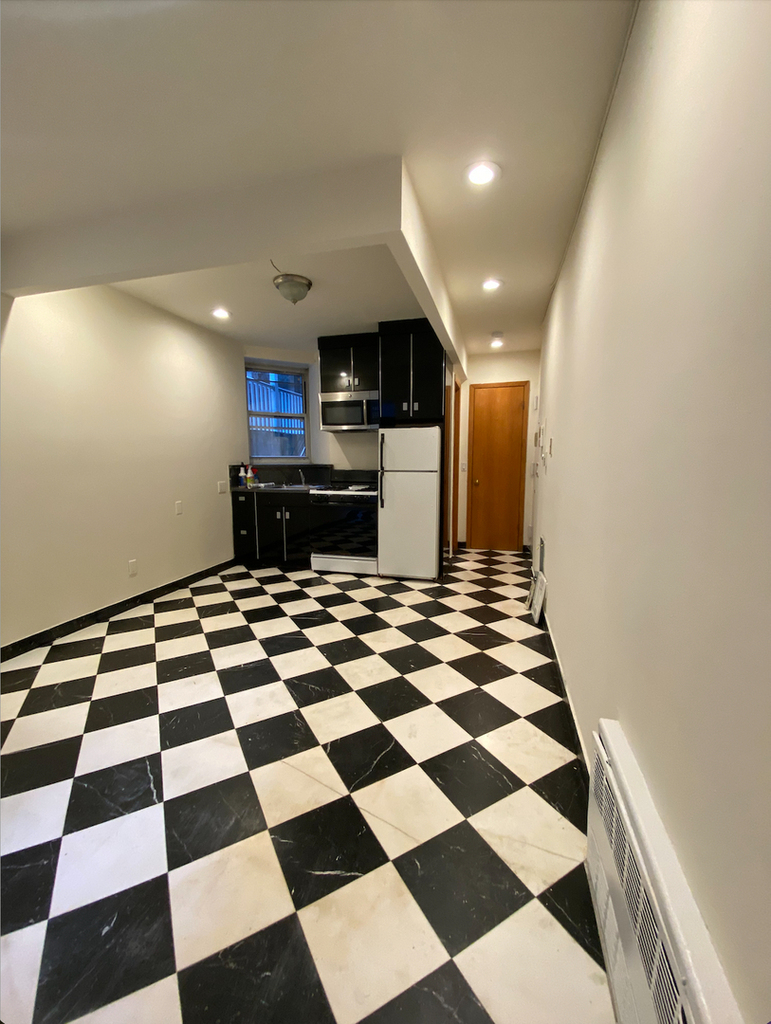 233 East 50th Street - Photo 1