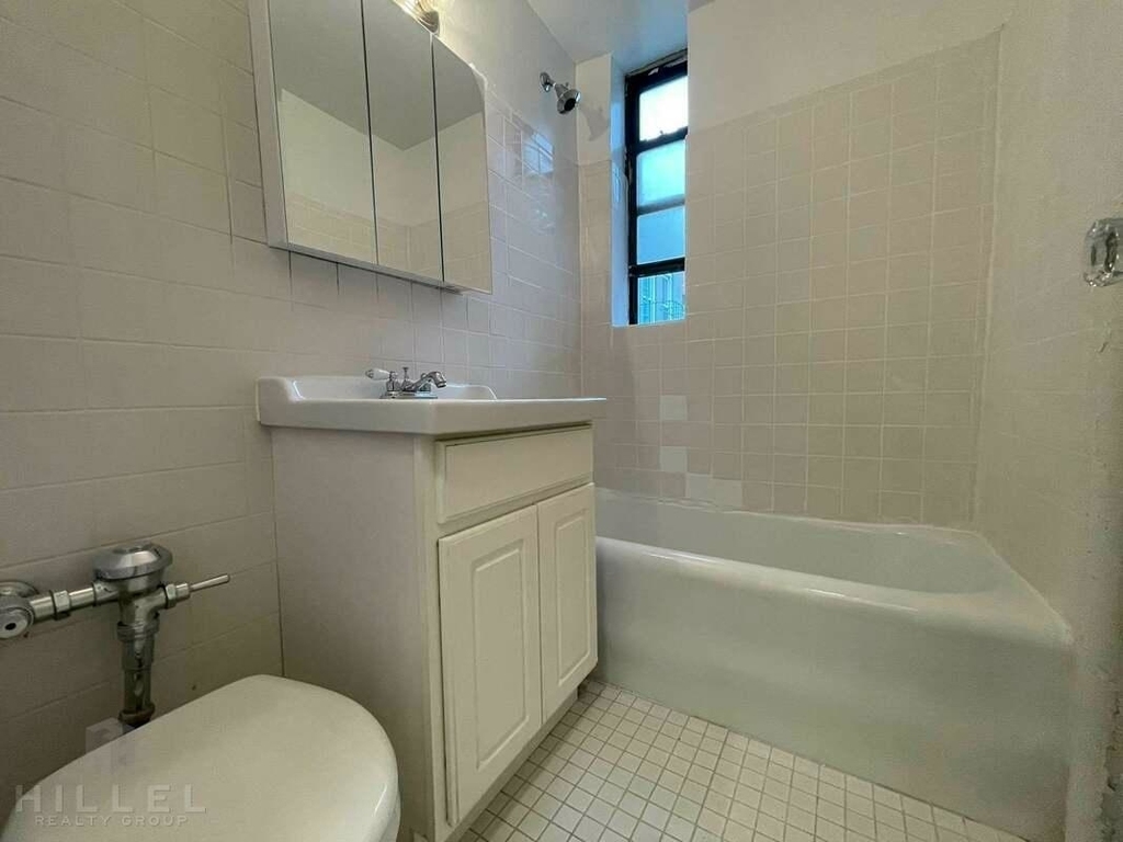 25-21 31st Ave. - Photo 6