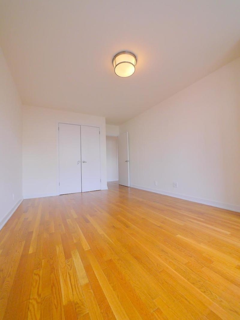 765 Amsterdam Avenue - Photo 6