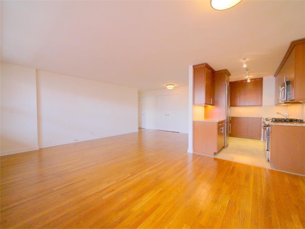 765 Amsterdam Avenue - Photo 2