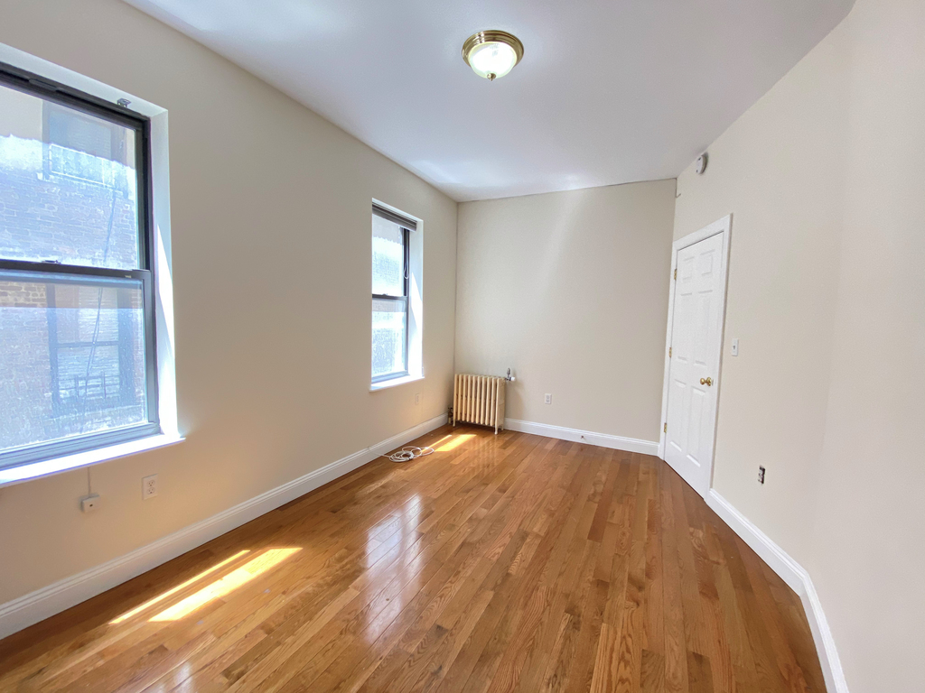 120 Haven Avenue - Photo 1