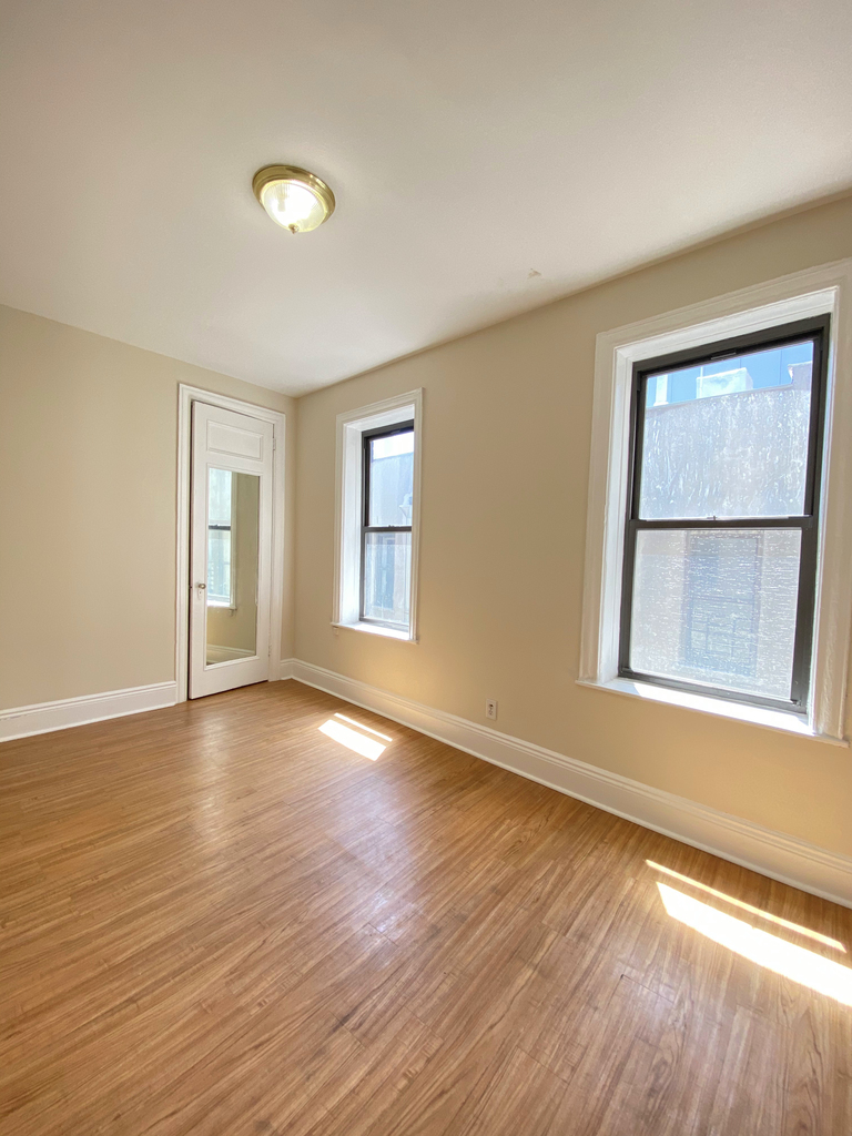 120 Haven Avenue - Photo 1