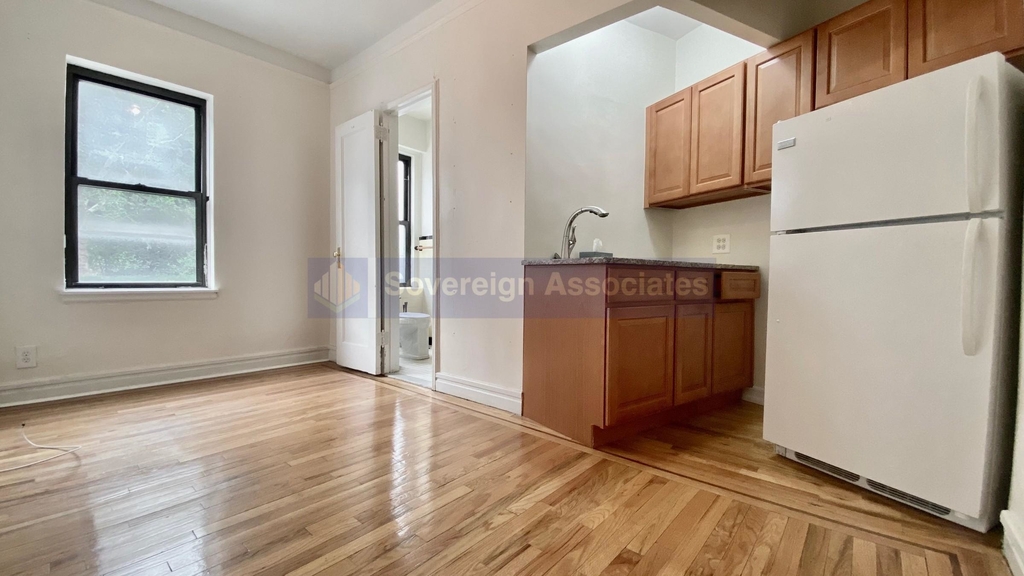 4700 Broadway - Photo 5