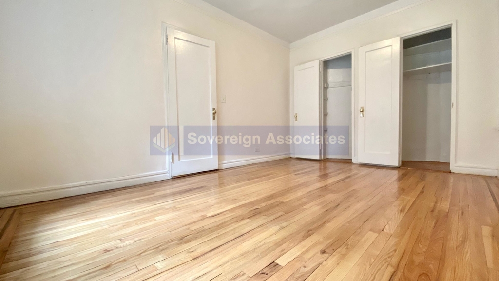 4700 Broadway - Photo 9