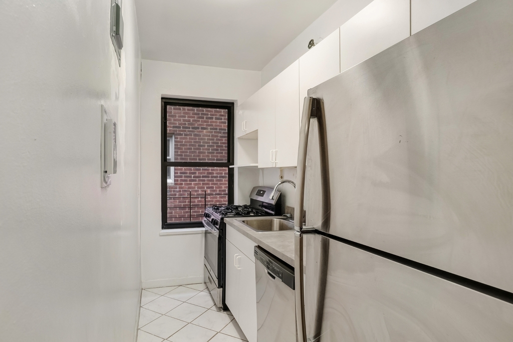 162 West 55th Street - Photo 4