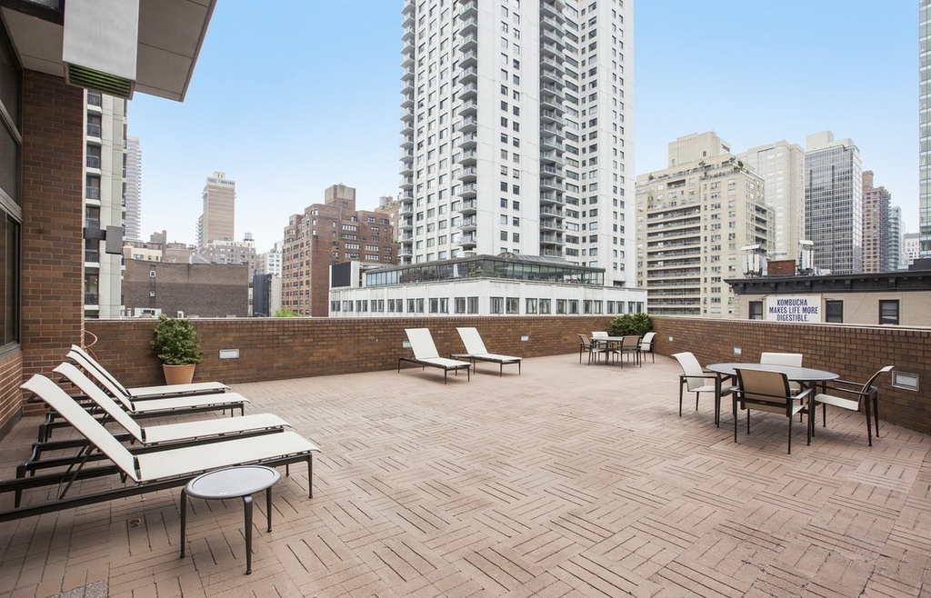 245 East 58th Street - 5E - Photo 8