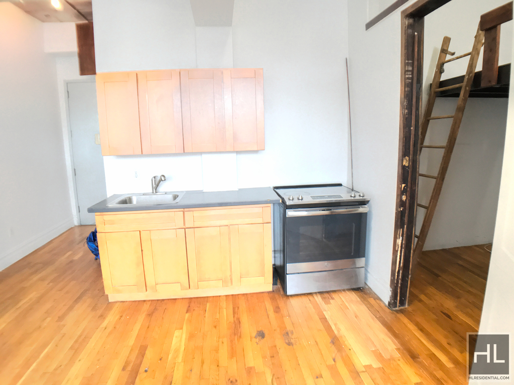 1087 Flushing Avenue - Photo 6