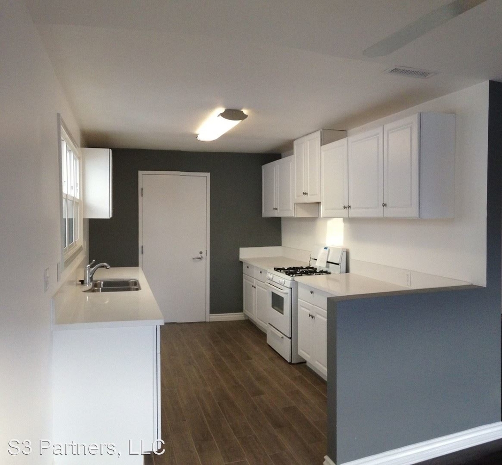 402 Robertson Blvd - Photo 2