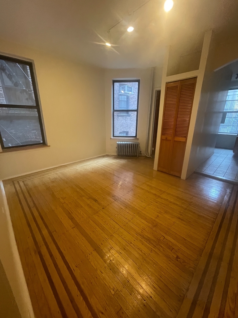 3133 Broadway - Photo 0