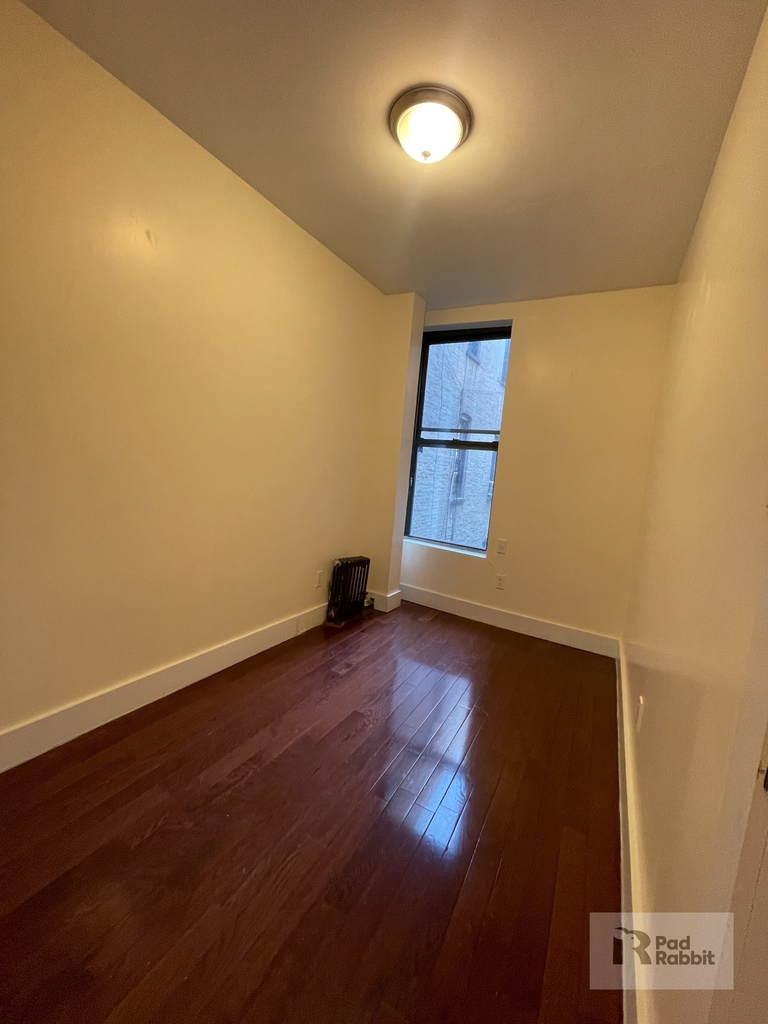 223 Bainbridge Street - Photo 6