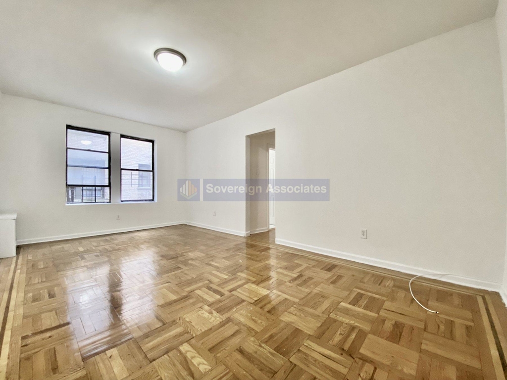 44 Bennett Avenue - Photo 3