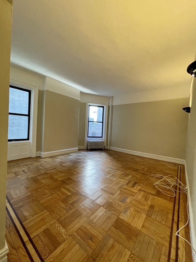 485 Central Park West - Photo 0