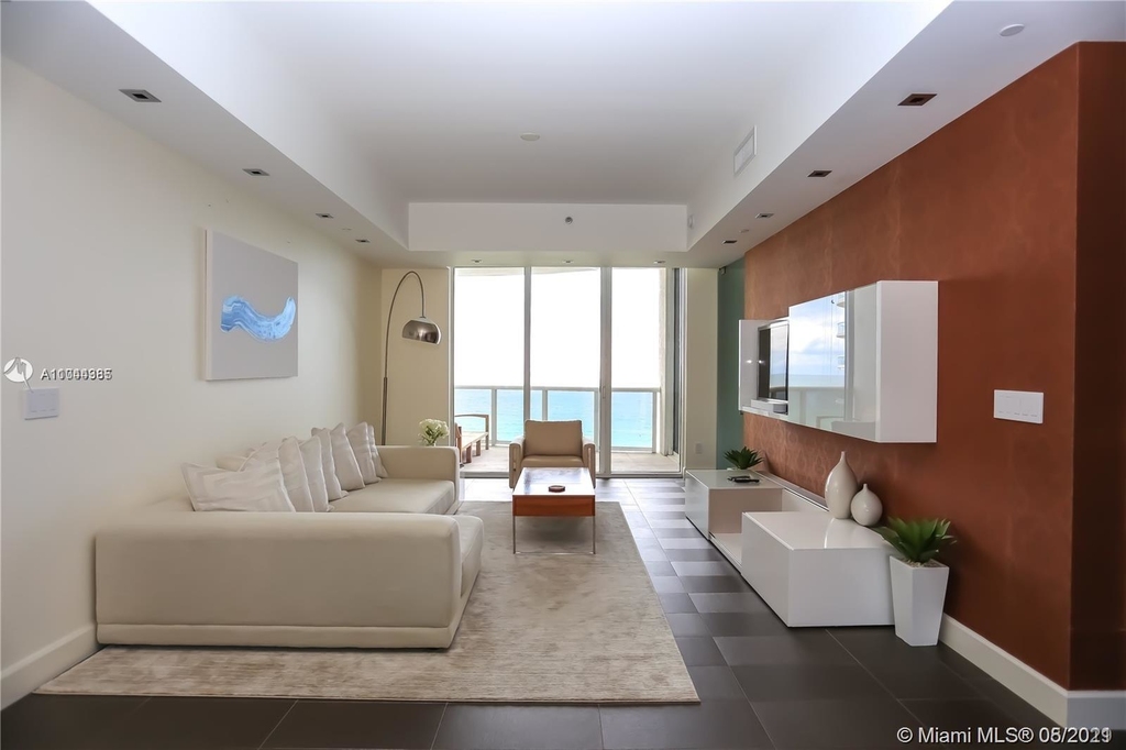 16001 Collins Ave - Photo 14