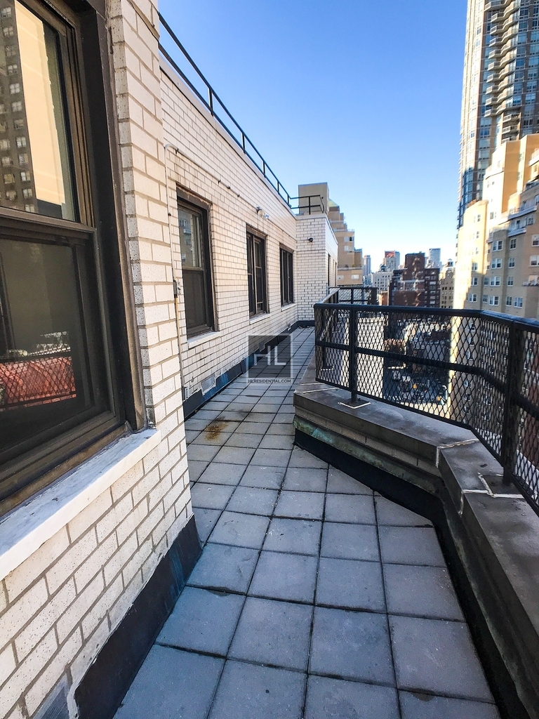 East 63rd Street - Photo 1