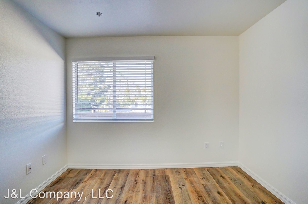 1720 Taft Ave - Photo 22